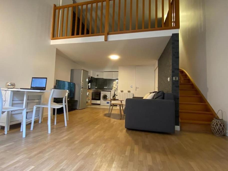 מונטרוג' Magnifique Duplex 45 M2 Aux Portes De Paris Metro Barbara A 30Mn Expo Porte De Versailles מראה חיצוני תמונה