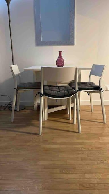 מונטרוג' Magnifique Duplex 45 M2 Aux Portes De Paris Metro Barbara A 30Mn Expo Porte De Versailles מראה חיצוני תמונה