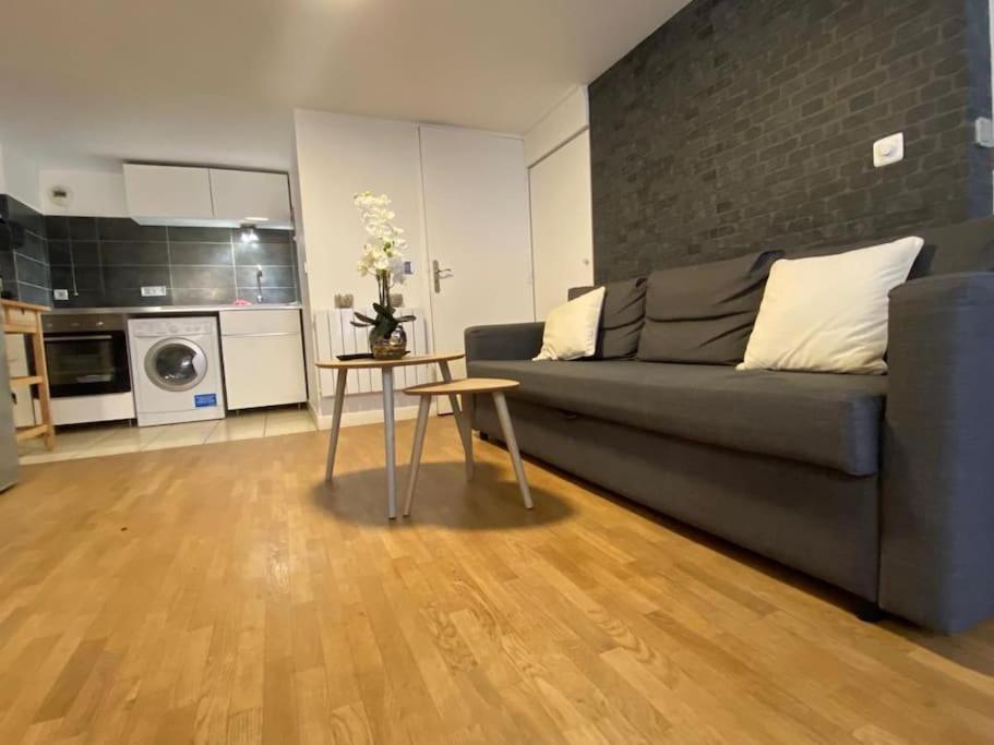 מונטרוג' Magnifique Duplex 45 M2 Aux Portes De Paris Metro Barbara A 30Mn Expo Porte De Versailles מראה חיצוני תמונה