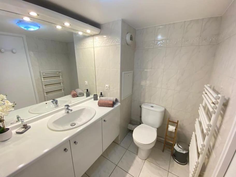 מונטרוג' Magnifique Duplex 45 M2 Aux Portes De Paris Metro Barbara A 30Mn Expo Porte De Versailles מראה חיצוני תמונה