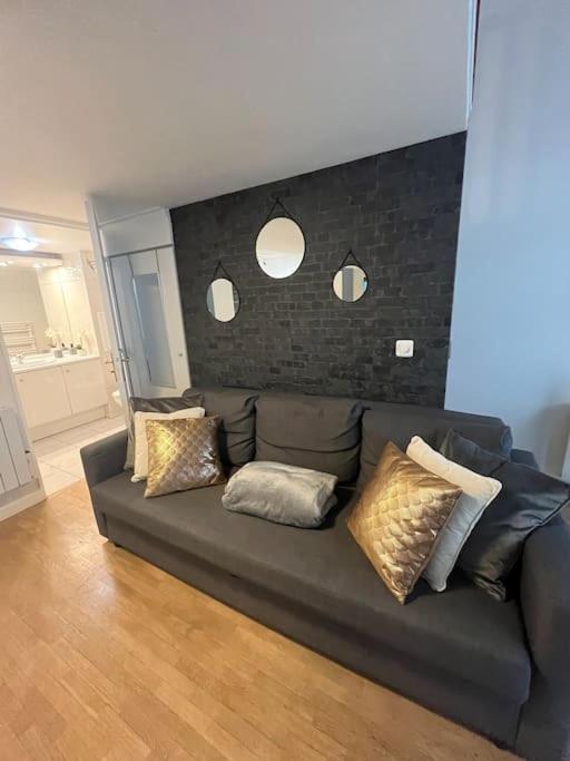 מונטרוג' Magnifique Duplex 45 M2 Aux Portes De Paris Metro Barbara A 30Mn Expo Porte De Versailles מראה חיצוני תמונה